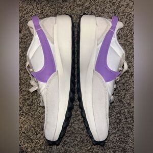 Nike women’s waffle shoes